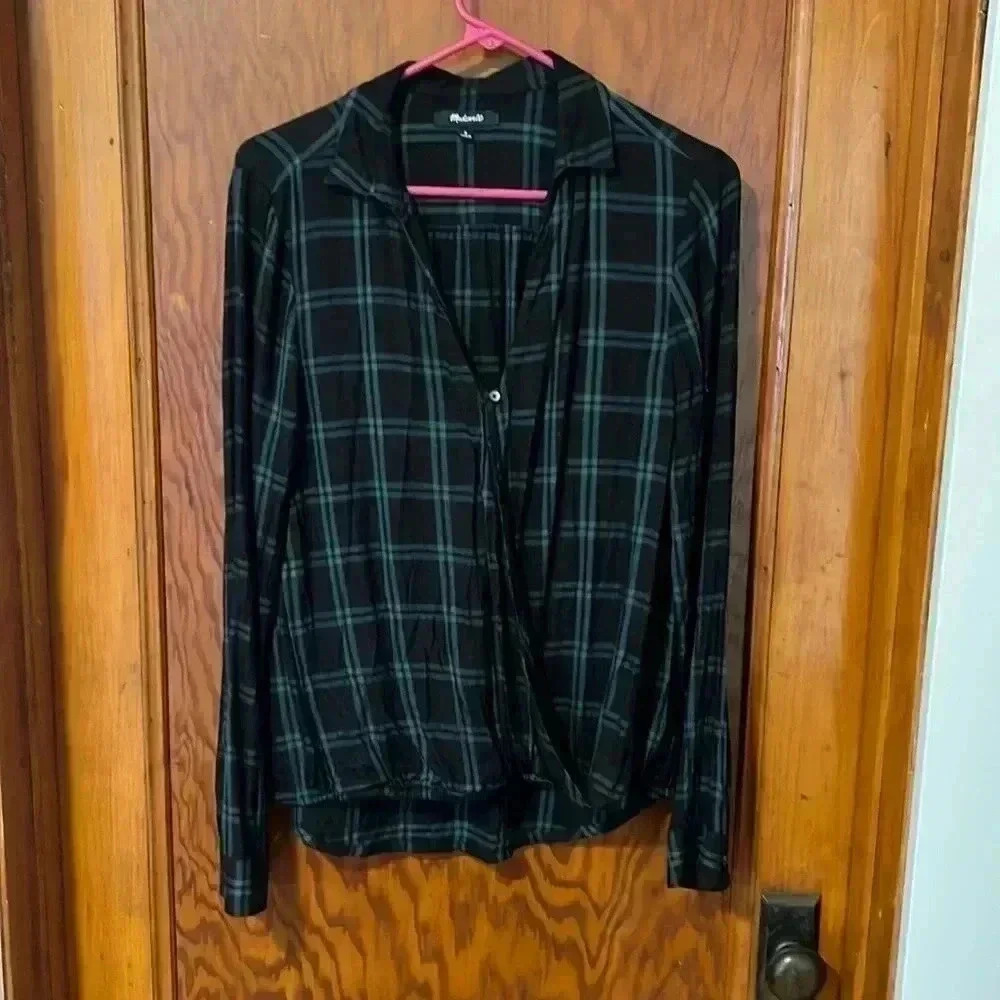 Madwell Women’s Long Sleeve 1/4 Button Up Elastic Waist AA7